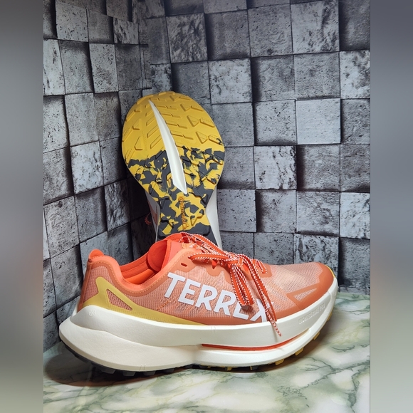 Women's Adidas Terrex Agravic Speed Ultra Amber Tint Spark Size 9.5 - Picture 11 of 12